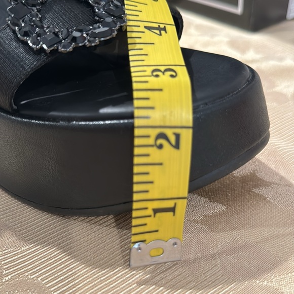 Karl Lagerfeld Kiana Platform Sandal. Ladies 9 - Picture 12 of 12